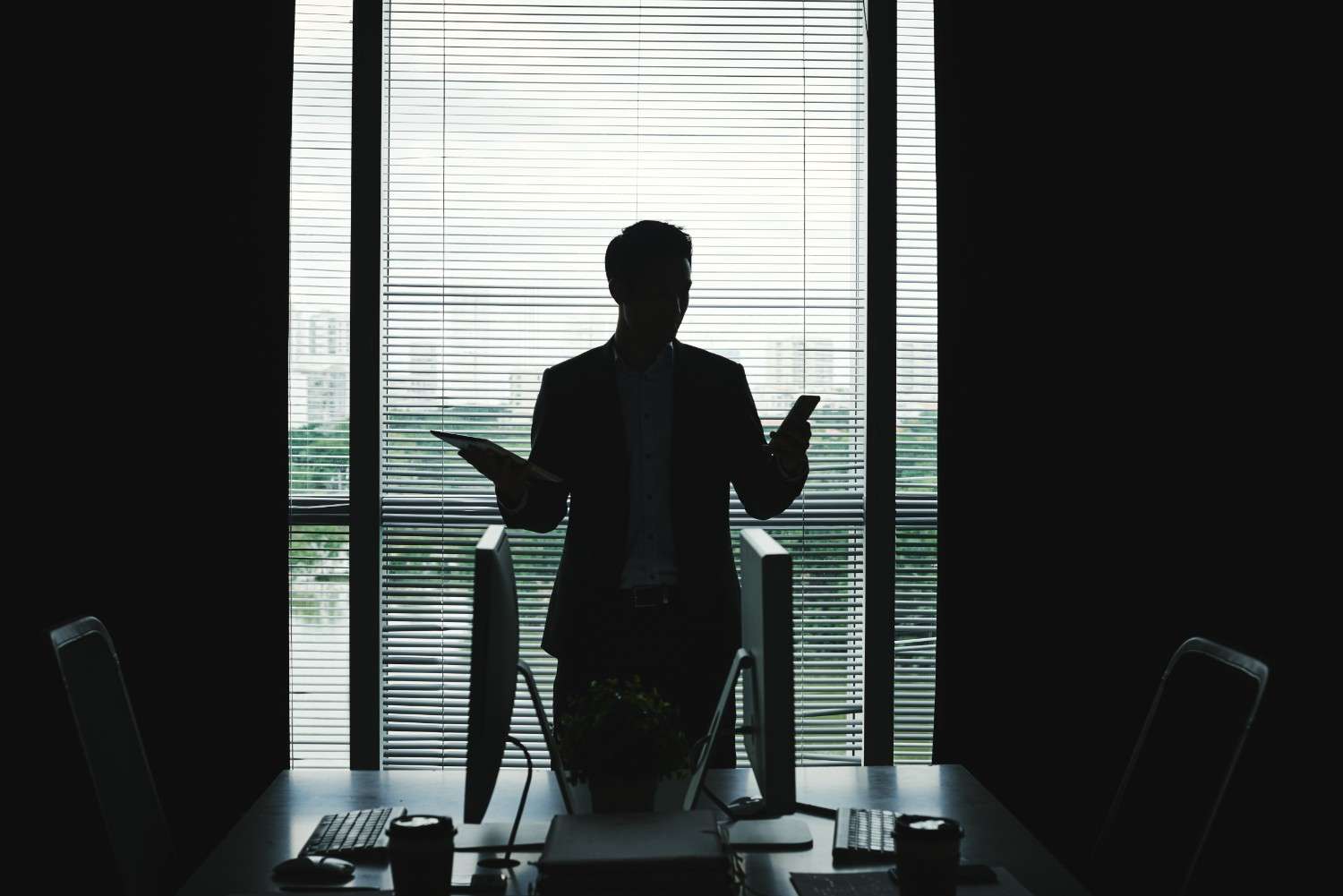 Connecting the Leadership Dots Behind Digital Transformation in the UAE